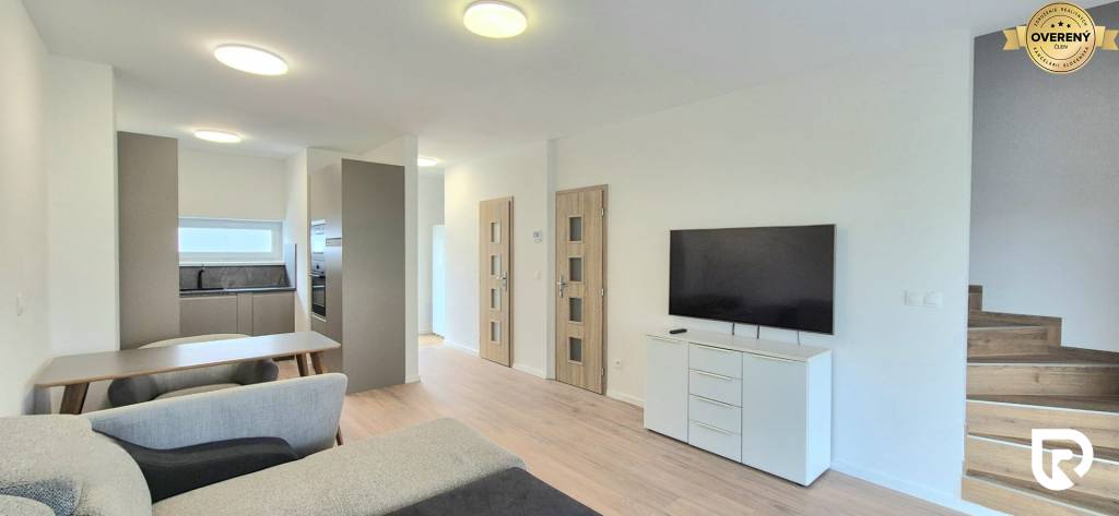 WhatsApp Image 2025-02-18 at 14.19.04_4ccab2d6.jpg