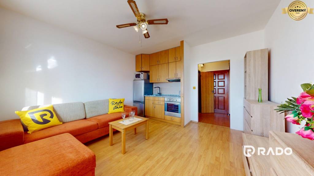 RADO-I-Pekna-Garsonka-vhodna-aj-na-investiciu-I-Znievska-ulica-I-11062025_115254.jpg