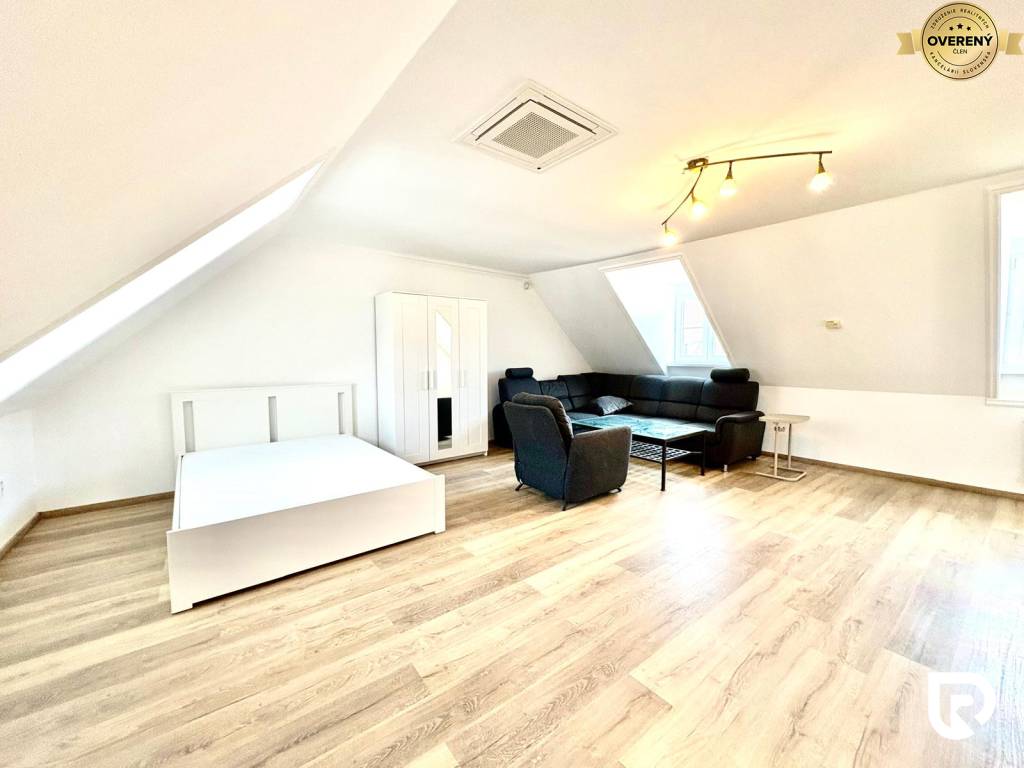 WhatsApp Image 2026-02-15 at 12.53.42 (1).jpeg