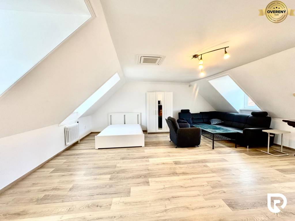 WhatsApp Image 2026-02-15 at 12.53.42.jpeg