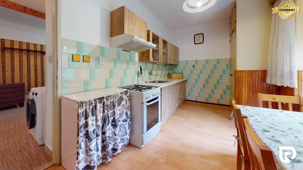 -2i-byt-28-oktobra117932-Trencin-Kitchen.jpg