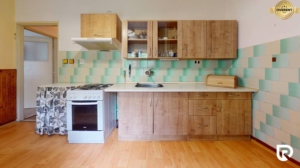 -2i-byt-28-oktobra117932-Trencin-Kitchen 1.jpg