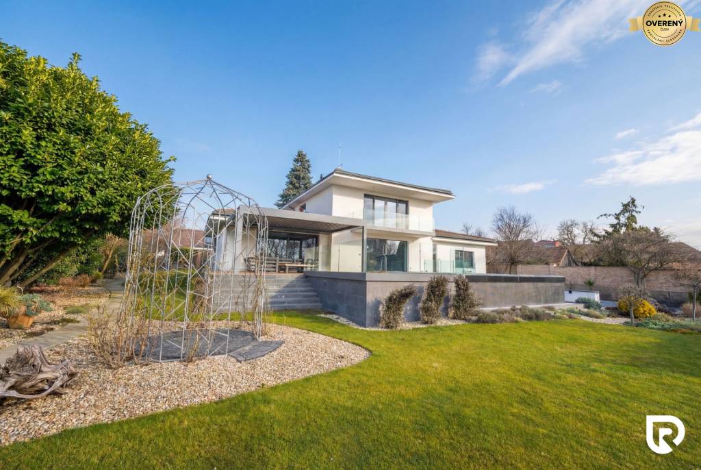 WhatsApp Image 2026-02-13 at 18.00.44.jpeg