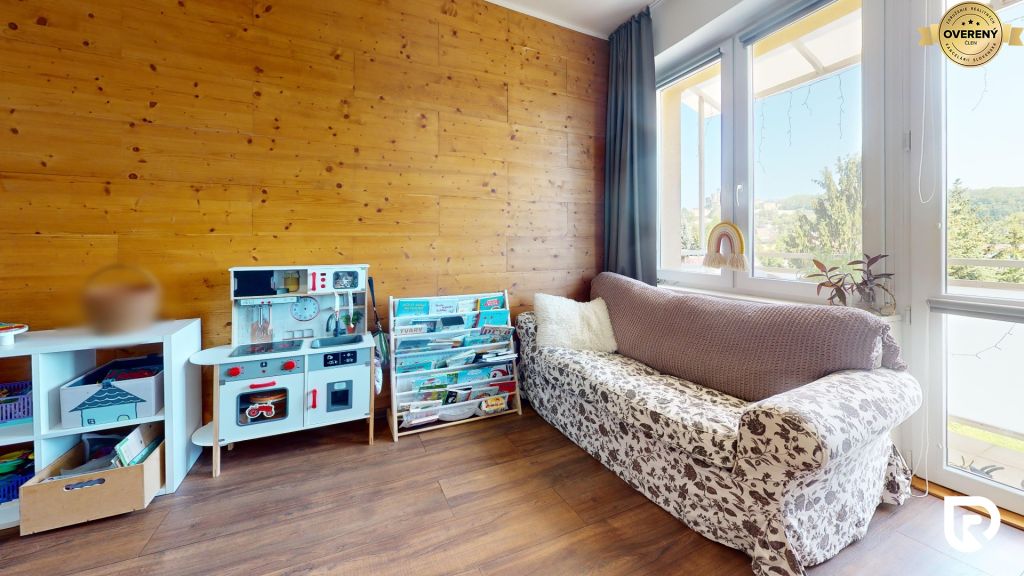 1-Vl-Roya-Bedroom 3.jpg