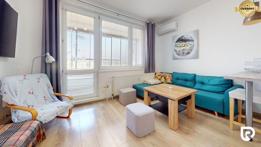 Jasovska-10-2i-byt-Living-Room.jpg