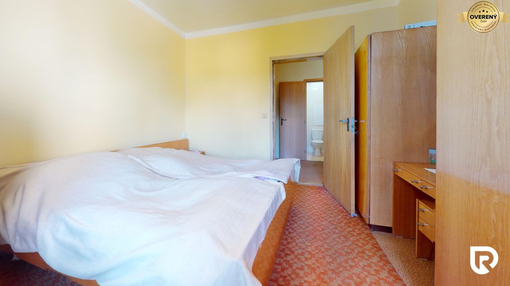 2-Jana-Holleho-Bedroom 1.jpg