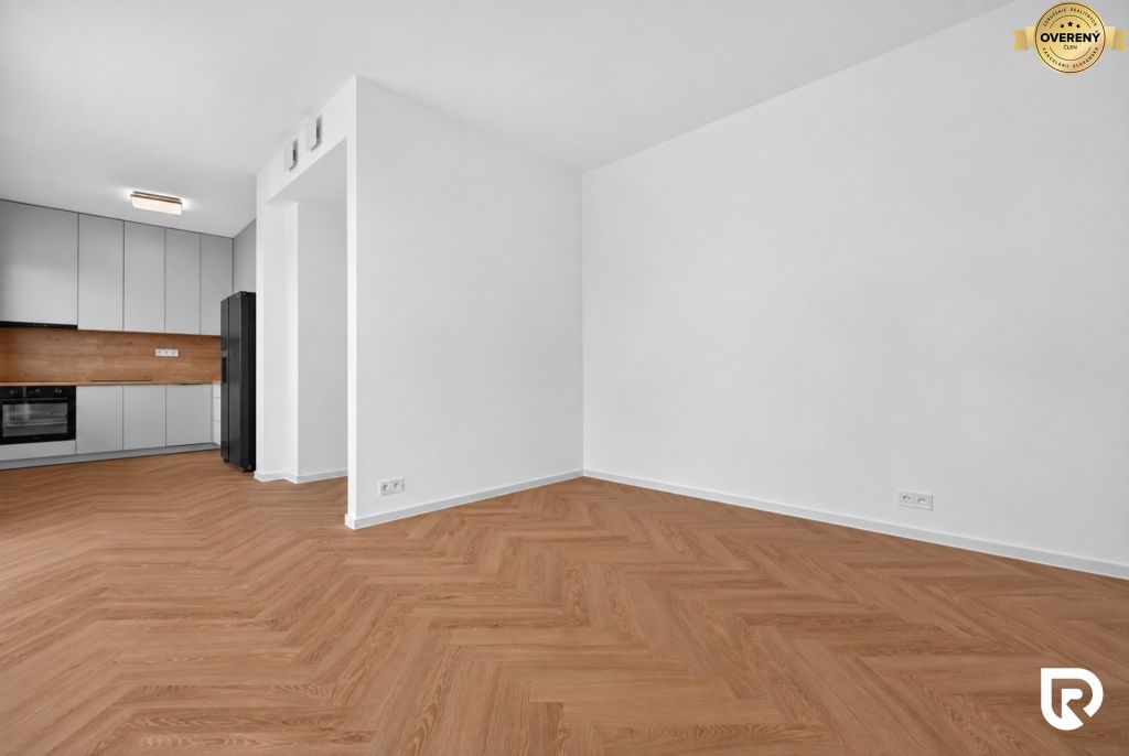 (BEZ BATÉRIE) FOTKA 4 - 75 A - 3 poschodie - Kľúč B8.jpg