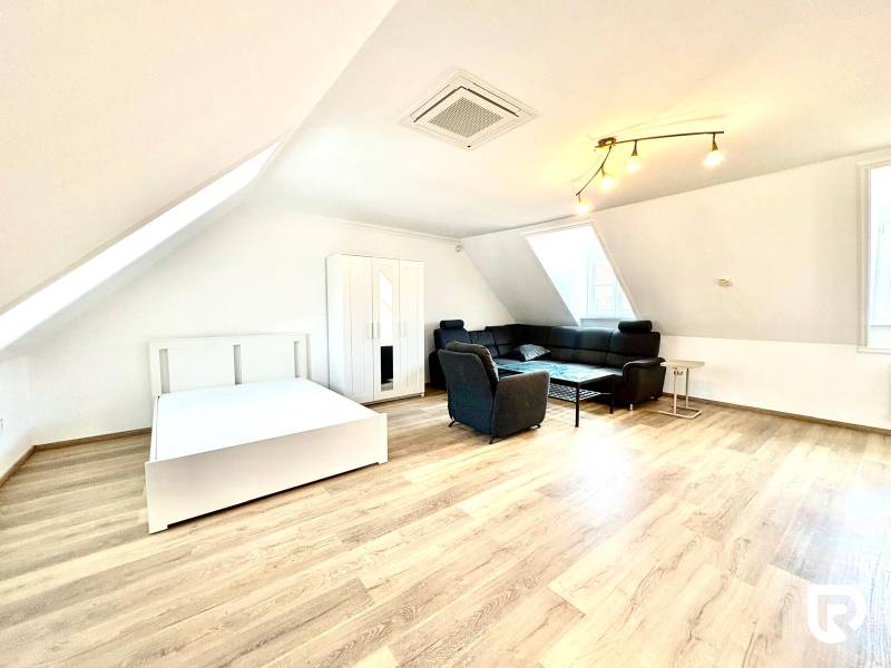 WhatsApp Image 2026-02-15 at 12.53.42 (1).jpeg