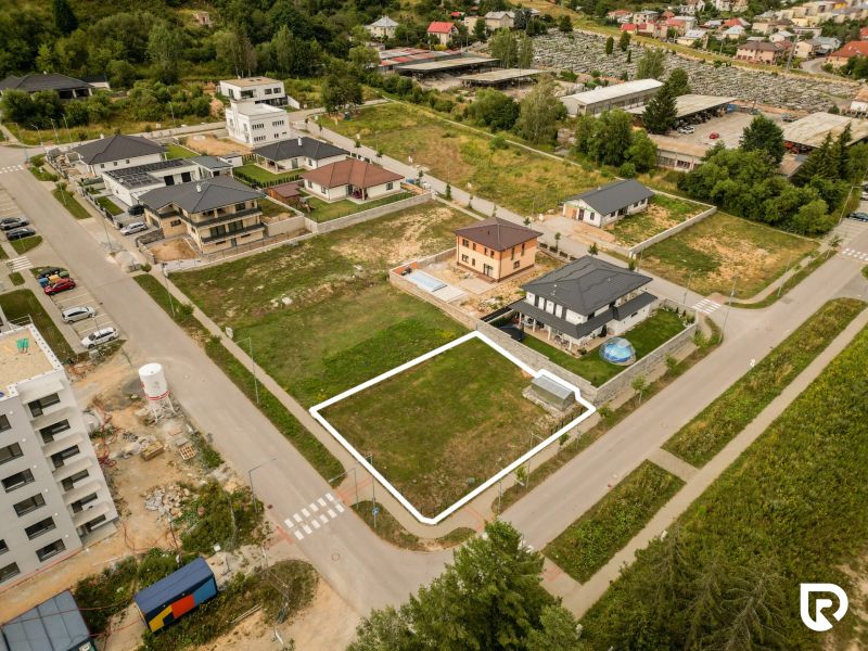 Pozemok Ružomberok-1 vyznačenie pozemku.jpg